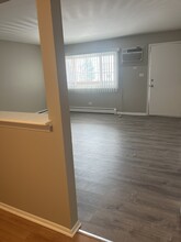 8817 S Roberts Rd in Hickory Hills, IL - Building Photo - Building Photo