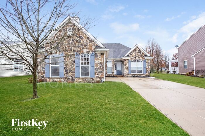 12329 Guy Way in Indianapolis, IN - Foto de edificio
