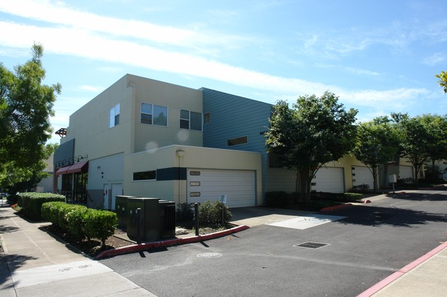 Macadam Village Apartments in Portland, OR - Building Photo - Building Photo