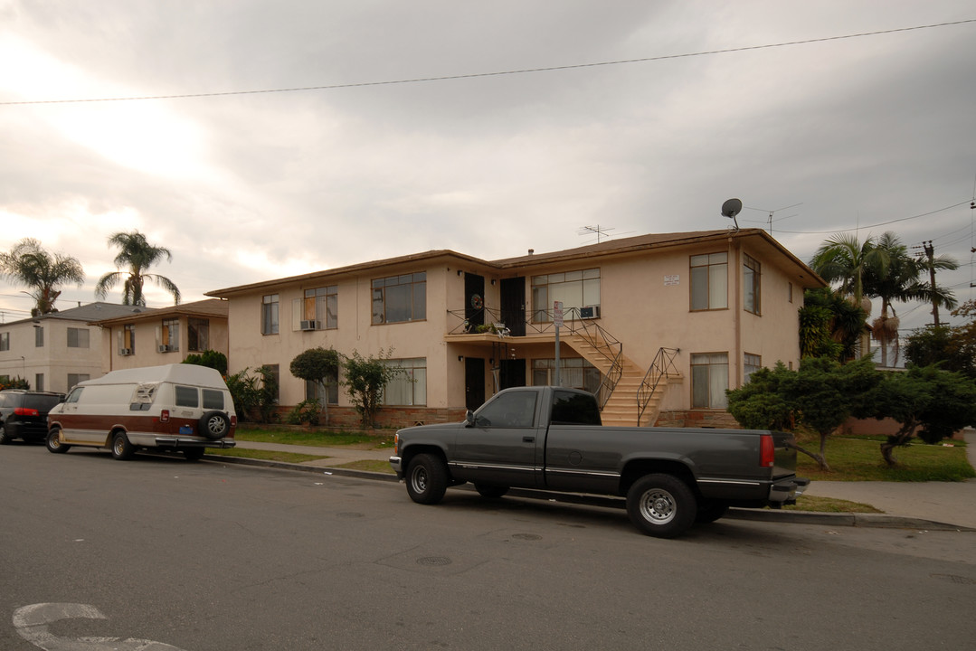 306 S Hillview Ave in Los Angeles, CA - Building Photo