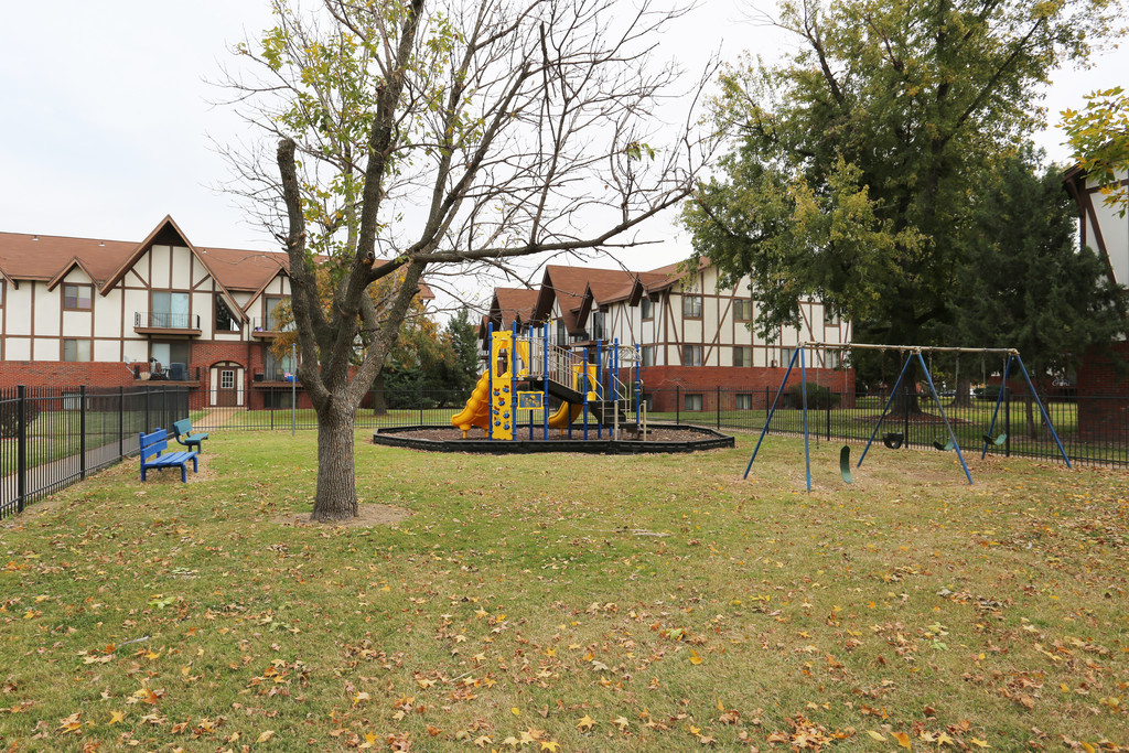 Kingsborough Apartments Wichita, KS Apartments For Rent