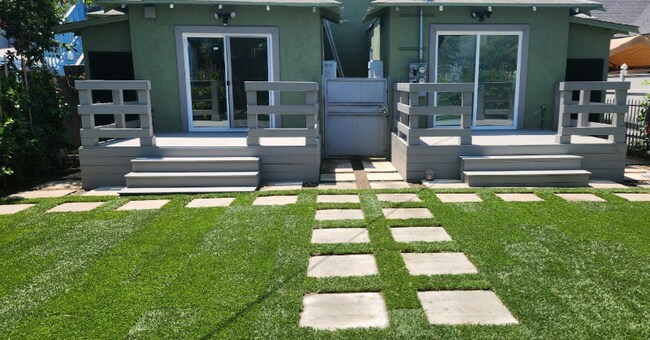 3918 Dalton Ave-Unit -3918 in Los Angeles, CA - Building Photo - Building Photo