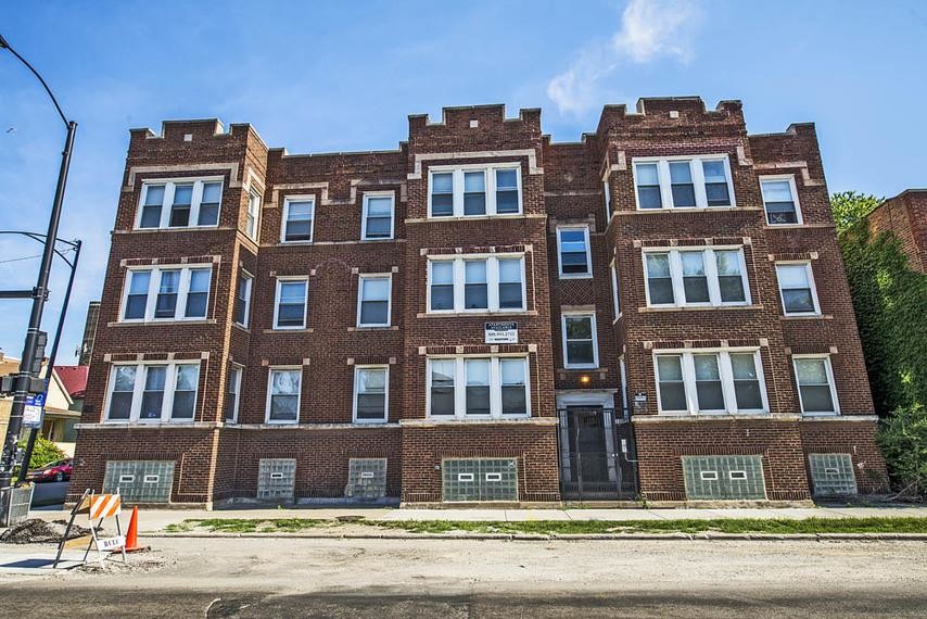 7055 S St Lawrence Ave in Chicago, IL - Building Photo