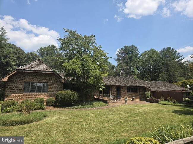 property at 5412 River Rd