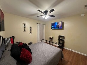 8702 Village Dr, Unit #1207 in San Antonio, TX - Foto de edificio - Building Photo