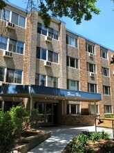 Harriet Hills Condominiums in Minneapolis, MN - Building Photo - Building Photo