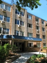 Harriet Hills Condominiums in Minneapolis, MN - Foto de edificio - Building Photo