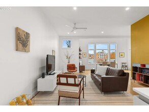 618 NW 12th Ave in Portland, OR - Building Photo - Building Photo