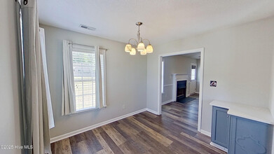 109 Marshall Farm Rd in Jacksonville, NC - Foto de edificio - Building Photo