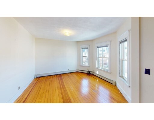 27 Bellingham Ave-Unit -3 in Everett, MA - Building Photo