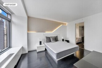 123 Washington St in New York, NY - Building Photo - Building Photo