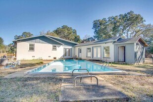 4725 Clara St in Pensacola, FL - Building Photo