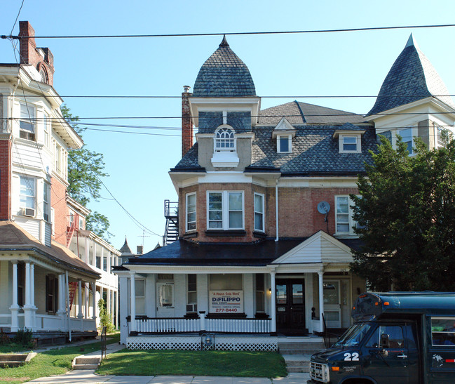 807 W Main St in Norristown, PA - Building Photo - Building Photo