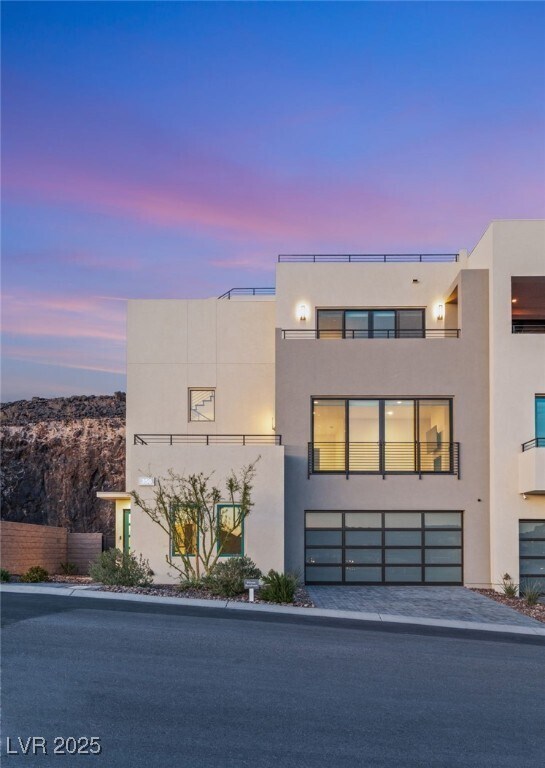 350 Solitude Peak Ln in Henderson, NV - Foto de edificio - Building Photo