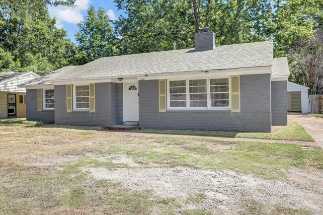 property at 1118 S Perkins Rd