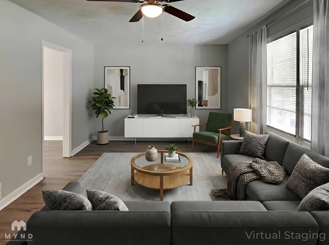 1836 Hillsway SW in Snellville, GA - Foto de edificio - Building Photo