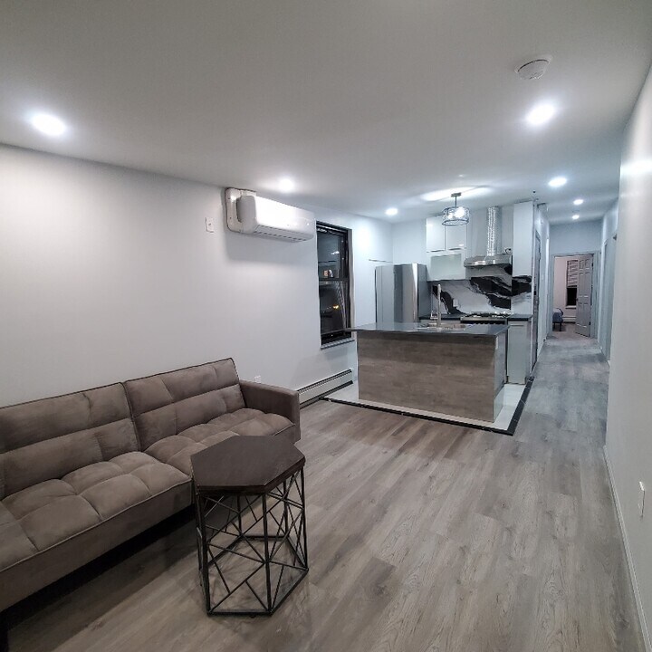 232 1st St in Jersey City, NJ - Building Photo