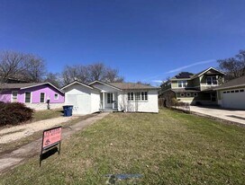 406 W N Loop Blvd in Austin, TX - Building Photo