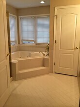 11601 Park Vista Blvd in Fairfax, VA - Building Photo - Building Photo