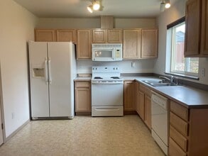 711 N Lyle Ave in East Wenatchee, WA - Building Photo - Building Photo