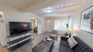 762 Hamilton Ave in Menlo Park, CA - Building Photo - Building Photo