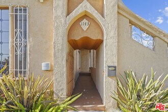 1143 S Rimpau Blvd in Los Angeles, CA - Building Photo - Building Photo