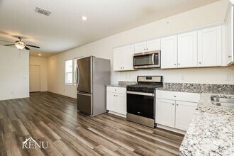 5124 Firefly Hls in Saint Hedwig, TX - Building Photo - Building Photo