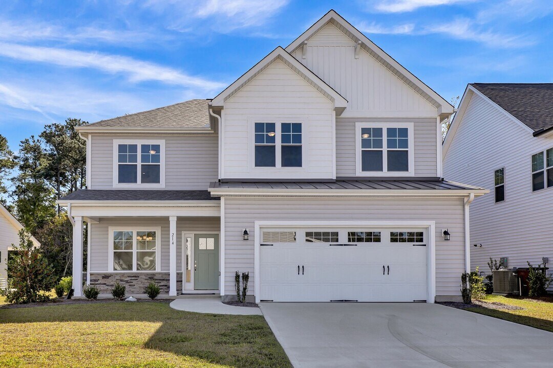 214 Man O War Ln in Hampstead, NC - Building Photo