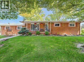 305 Maple Ave in Windsor, ON - Building Photo - Building Photo