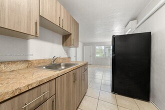 1210 NW 2nd St in Fort Lauderdale, FL - Building Photo - Building Photo
