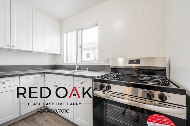 1016 S Wooster St, Unit 4 in Los Angeles, CA - Foto de edificio - Building Photo