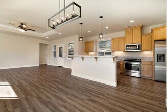 560 Valstream Dr in Paradise, CA - Building Photo - Building Photo