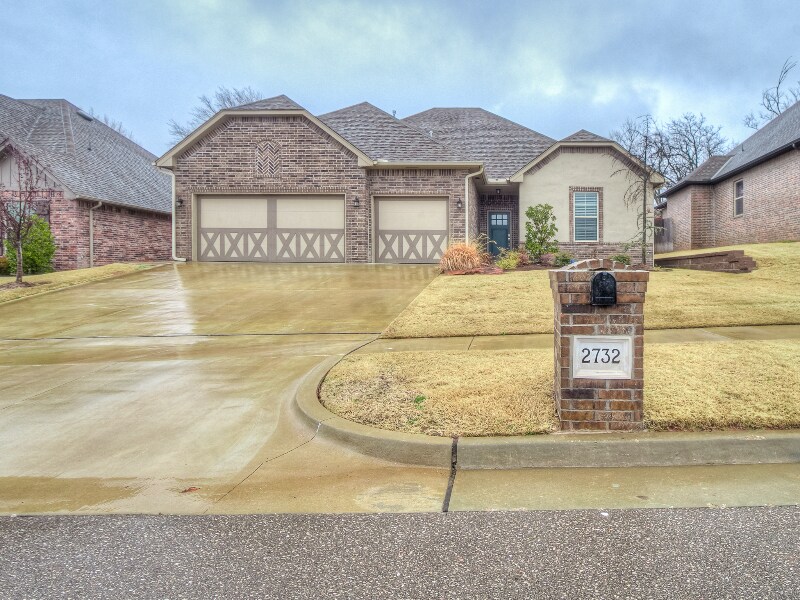 2732 Pacifica Ln in Edmond, OK - Foto de edificio