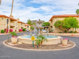 10410 N Cave Creek Rd in Phoenix, AZ - Building Photo
