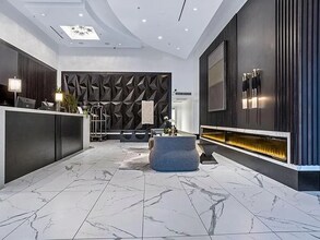 400 W Peachtree St NW in Atlanta, GA - Foto de edificio - Building Photo