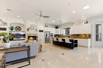 8044 E Tether Trail in Scottsdale, AZ - Building Photo - Building Photo