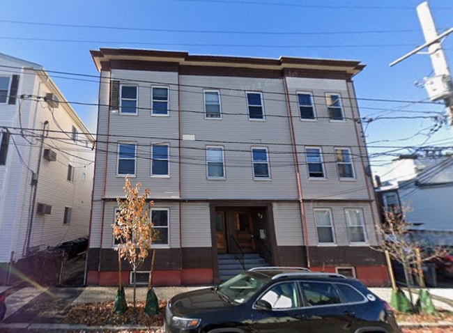 73 5th St, Unit 1 in Cambridge, MA - Foto de edificio - Building Photo