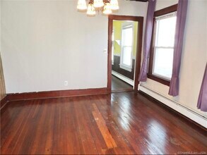43 Denison Ave in New London, CT - Building Photo - Building Photo