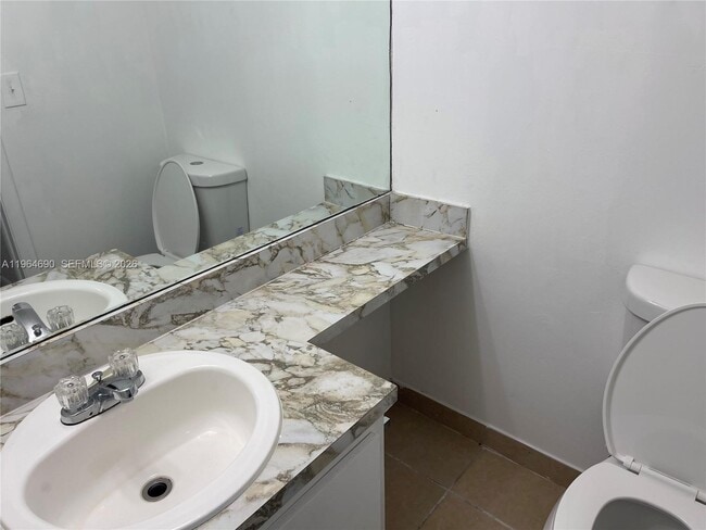 2017 NW 46th Ave in Lauderhill, FL - Building Photo - Building Photo