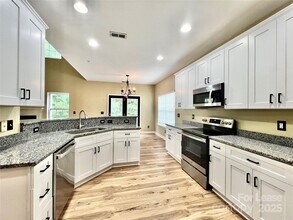 8220 Brisbin Drive in Waxhaw, NC - Building Photo - Building Photo