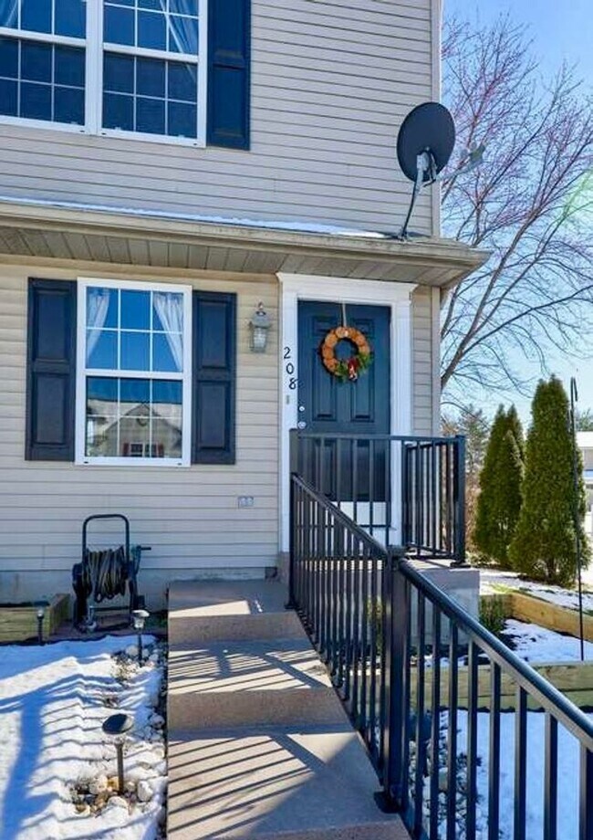 208 Wild Cherry Ln in Marietta, PA - Building Photo - Building Photo