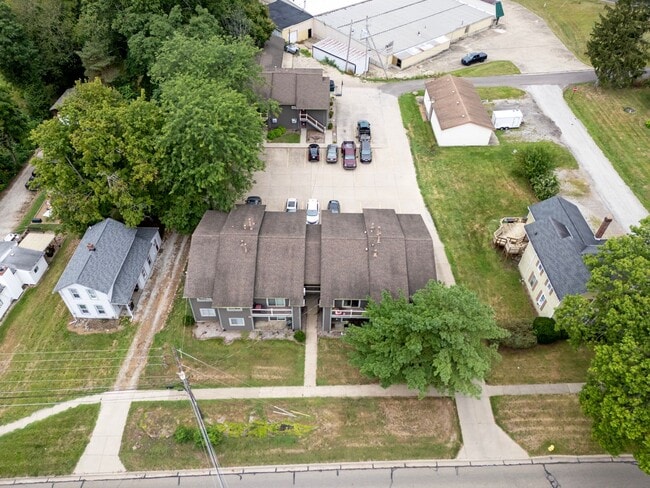 164 S Portage St in Doylestown, OH - Foto de edificio - Building Photo