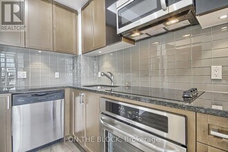 2603-89-689 Dunfield Ave in Toronto, ON - Building Photo - Building Photo