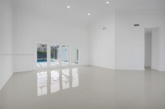 17750 SW 80th Ct in Palmetto Bay, FL - Building Photo - Building Photo