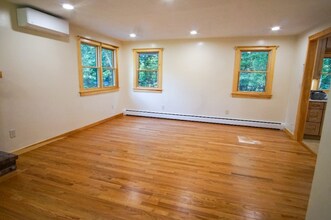 49 Conant Rd in Lincoln, MA - Building Photo - Building Photo