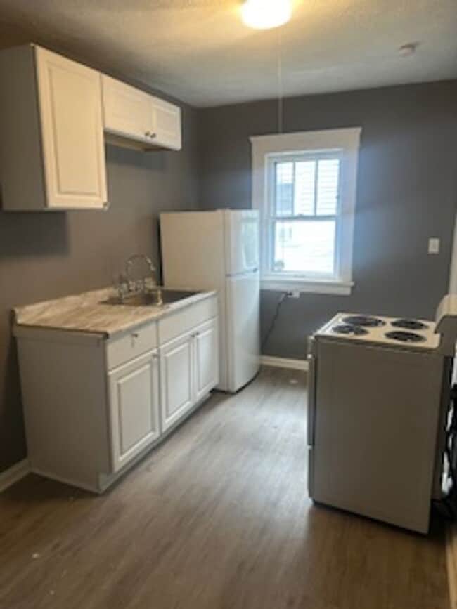property at 2818 E 127th St