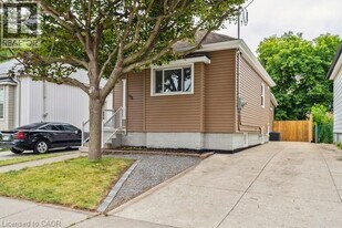 93 E 31st St in Hamilton, ON - Building Photo