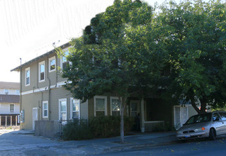 401 E Clay St in Stockton, CA - Building Photo - Building Photo