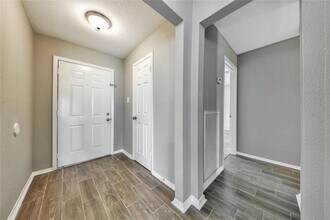 9814 Appleridge Dr in Houston, TX - Building Photo - Building Photo