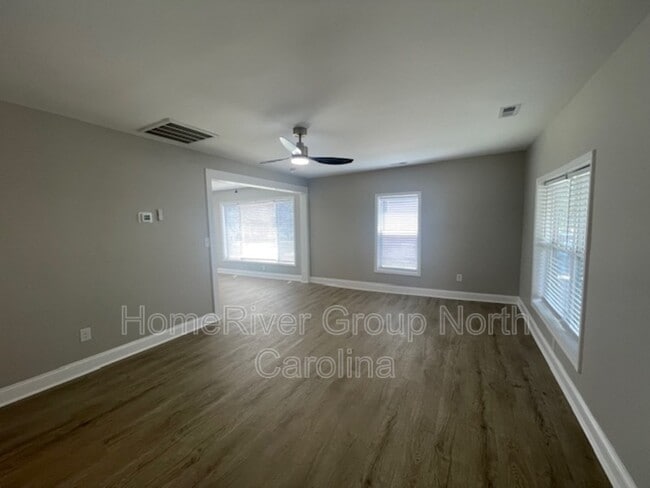 209 N Davis Ave in Newton, NC - Building Photo - Building Photo